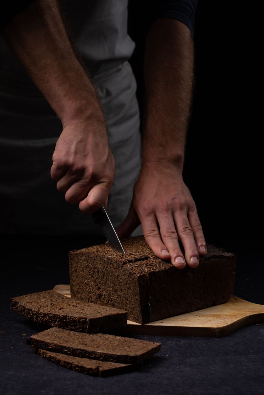 Mitybos ekspertas atskleidė, kokio vieno ingrediento pamirštame ieškoti duonoje