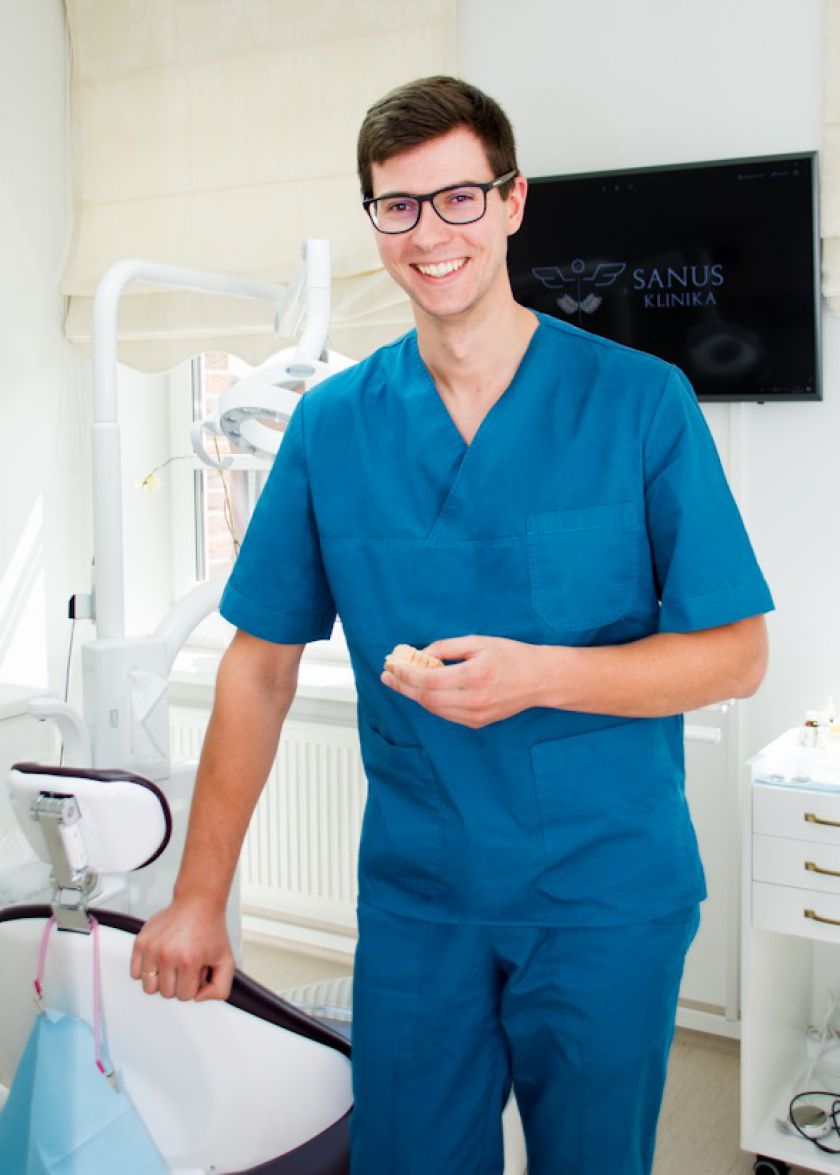 Vietoj auksinių dantų - neribotos implantacijos galimybės