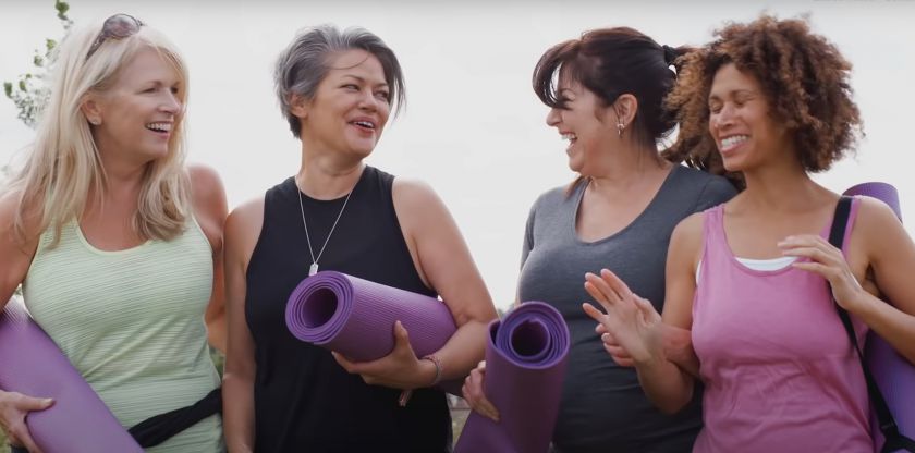 „Avon“ keičiasi su nauja kampanija „Watch me now“