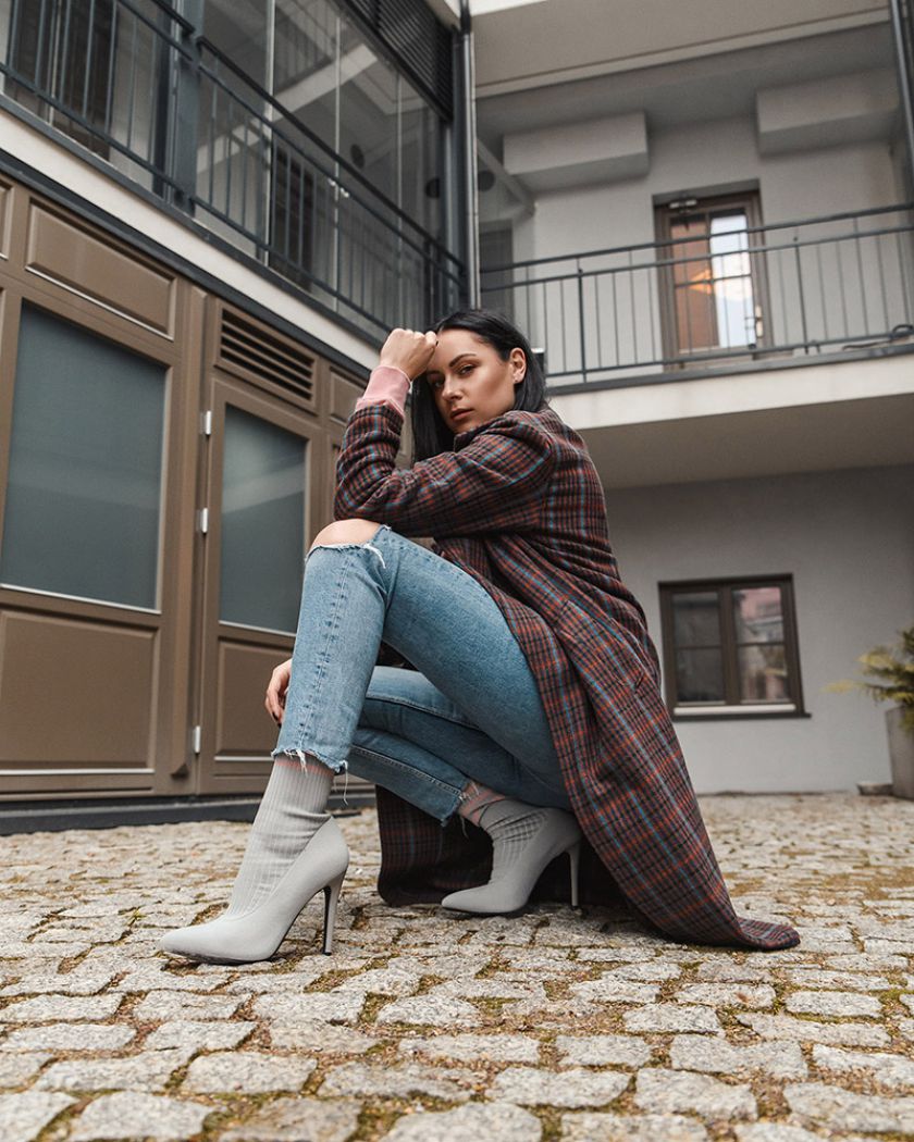 Karantinas su aukštakulniais? 3 moteriški įvaizdžiai pagal S. Nainę