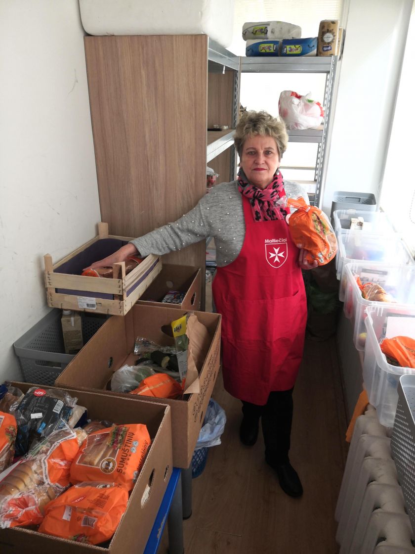 „Kad jūs matytumėte, kaip tas vyras pradėjo tą duonos kepaliuką bučiuoti, kaip jis verkė...“ – Aldona Pupelienė apie savo nepamirštamas gyvenimiškas ir savanorystės patirtis