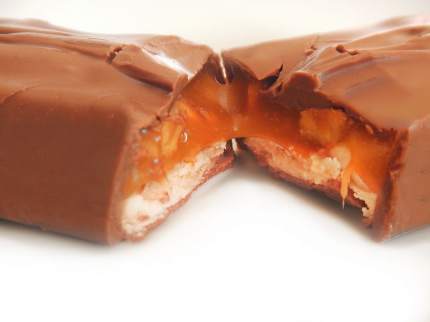 Sveikuoliški „Bounty“ ir „Snickers“: sparčiai populiarėja maistingesnės šokoladinių batonėlių alternatyvos