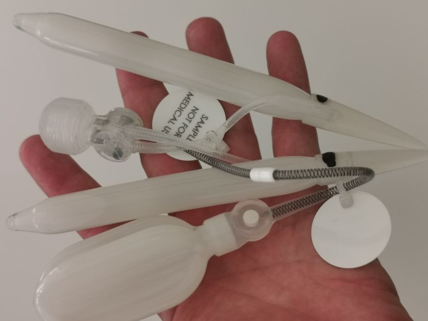 Lietuvoje jau atliekamos unikalios operacijos panaudojant skysčiu užpildomus varpos implantus