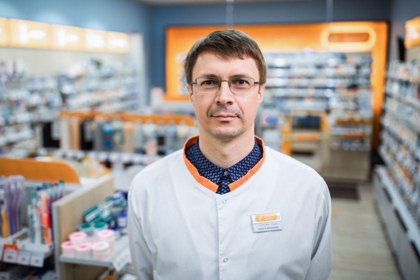Atgarsiai apie galimybių pasus vaistinėse: dokumento reikia net šimtamečiams, ateina asmens kodą užsirašę ant lapelio