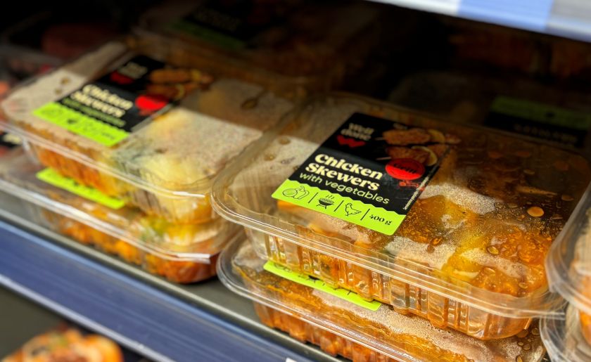 
Ar ant žarijų kepta marinuota mėsa gali būti sveika? Gydytojas dietologas atskleidė, kokios klaidos ją sugadina                