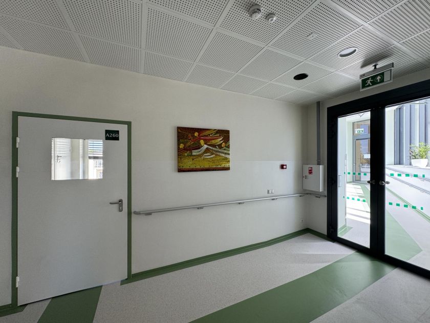 Tai jau įvyko – Vilkpėdės ligoninė išsiplėtė. Ligoniai nuo liepos slaugomi moderniame, pagal visus būtinuosius reikalavimus ką tik įrengtame Palaikomojo gydymo ir slaugos skyriaus paliatyviosios pagalbos poskyryje.