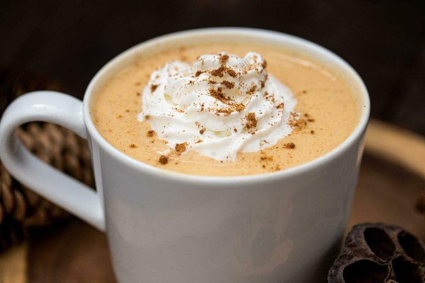 Sviestas arba druska kavos puodelyje? Šie deriniai nustebins net kavos gurmanus