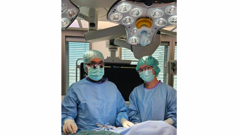 Jie galėjo likti užsienyje. Kodėl patyrę medikai grįžta dirbti į Santaros klinikas?